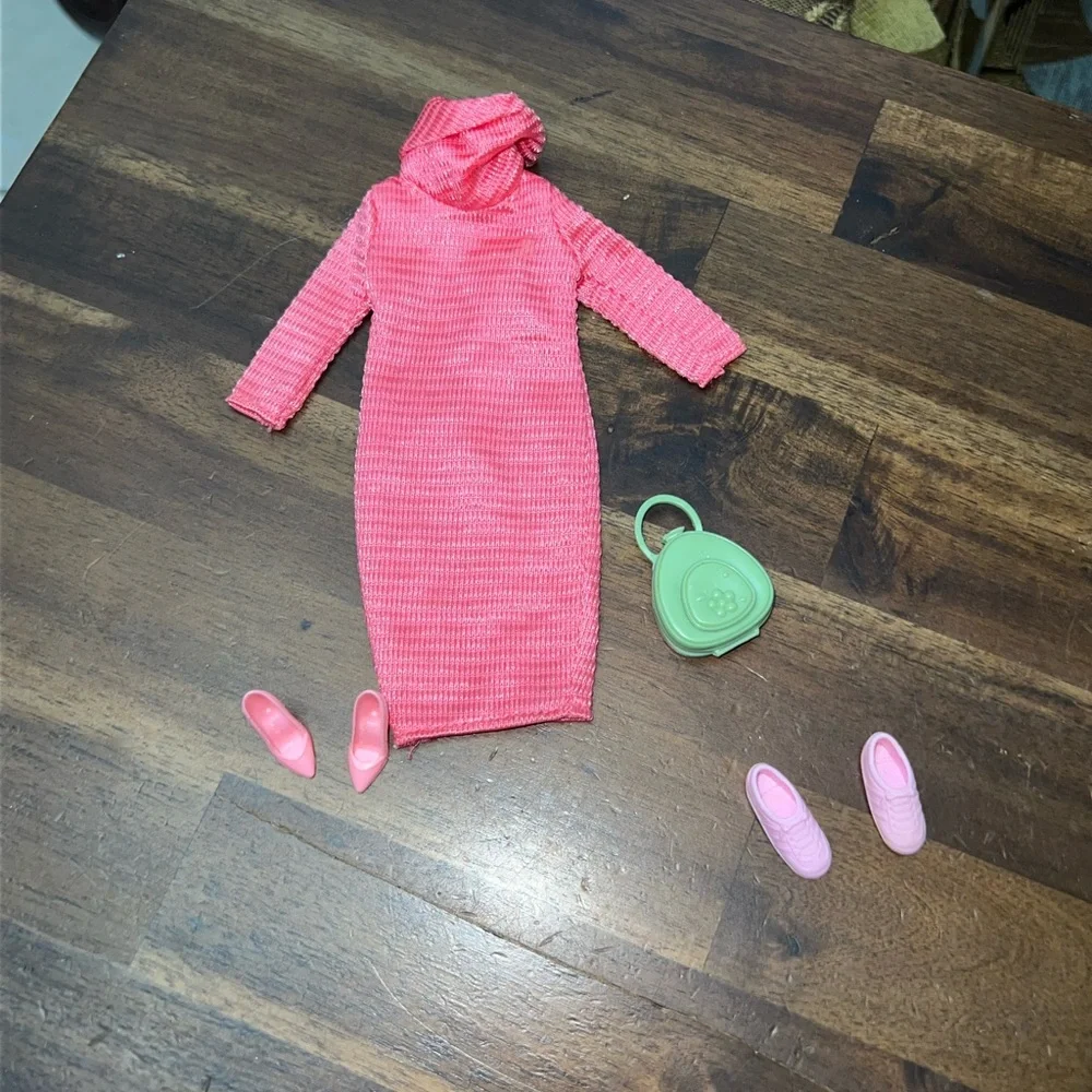 Vintage Barbie dress outfit shoes purse satin like‎ pink retired